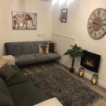 Lovely Ground Floor Apartment With Easy Parking. Belfast Exterior foto